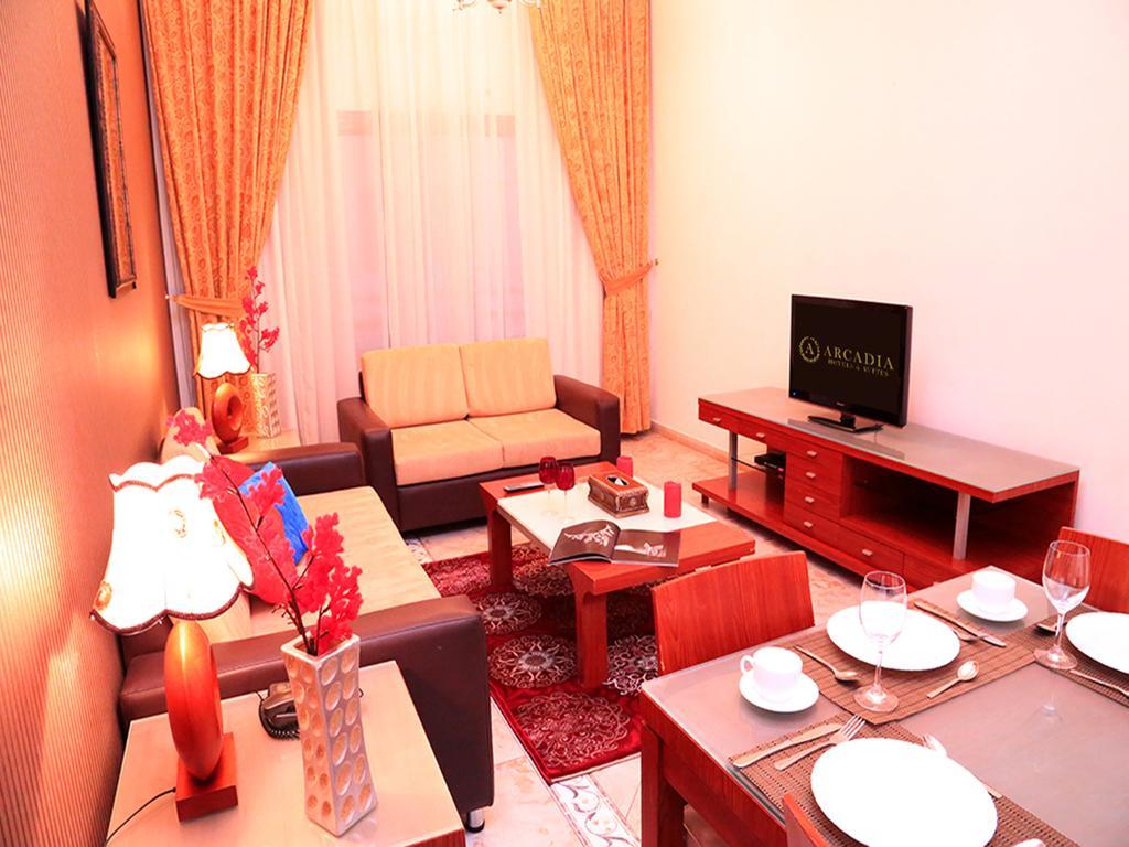 Arcadia Hotel Suites Sharjah Habitación foto