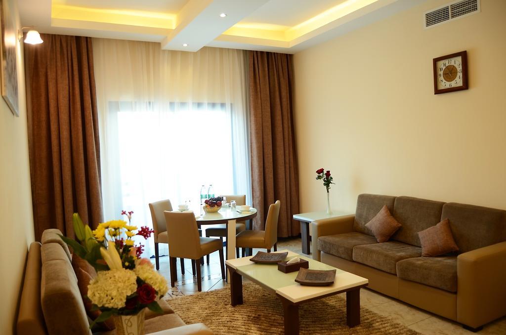 Arcadia Hotel Suites Sharjah Exterior foto