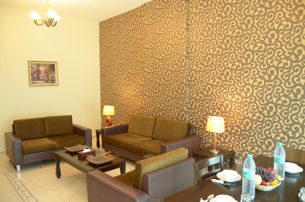 Arcadia Hotel Suites Sharjah Exterior foto